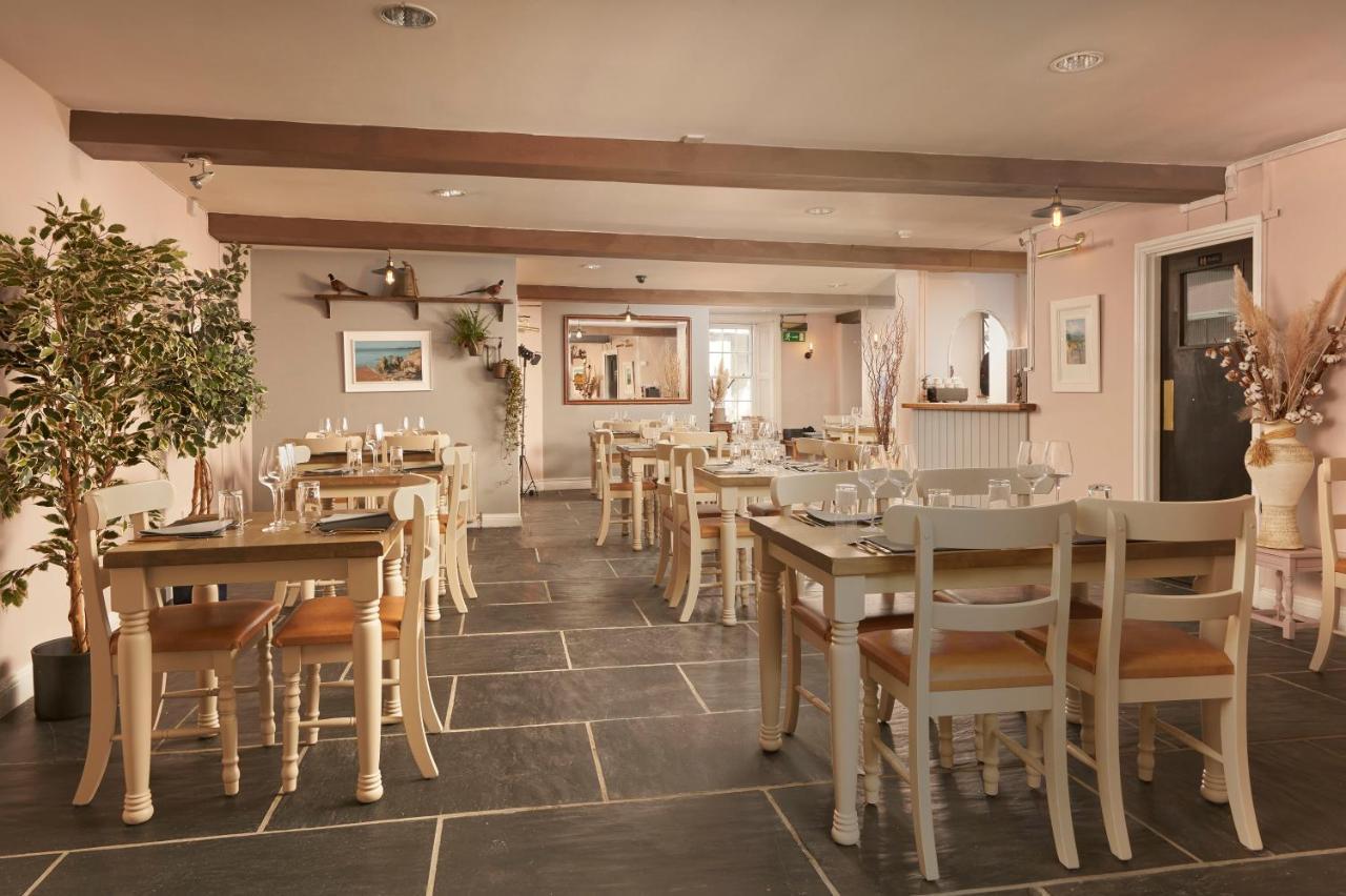 The White Hart Hotel Modbury Екстер'єр фото