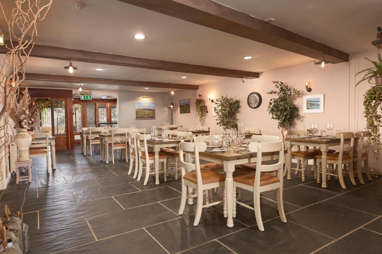 The White Hart Hotel Modbury Екстер'єр фото