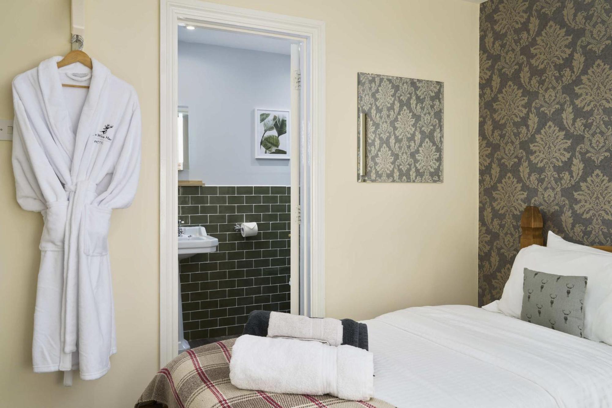 The White Hart Hotel Modbury Екстер'єр фото