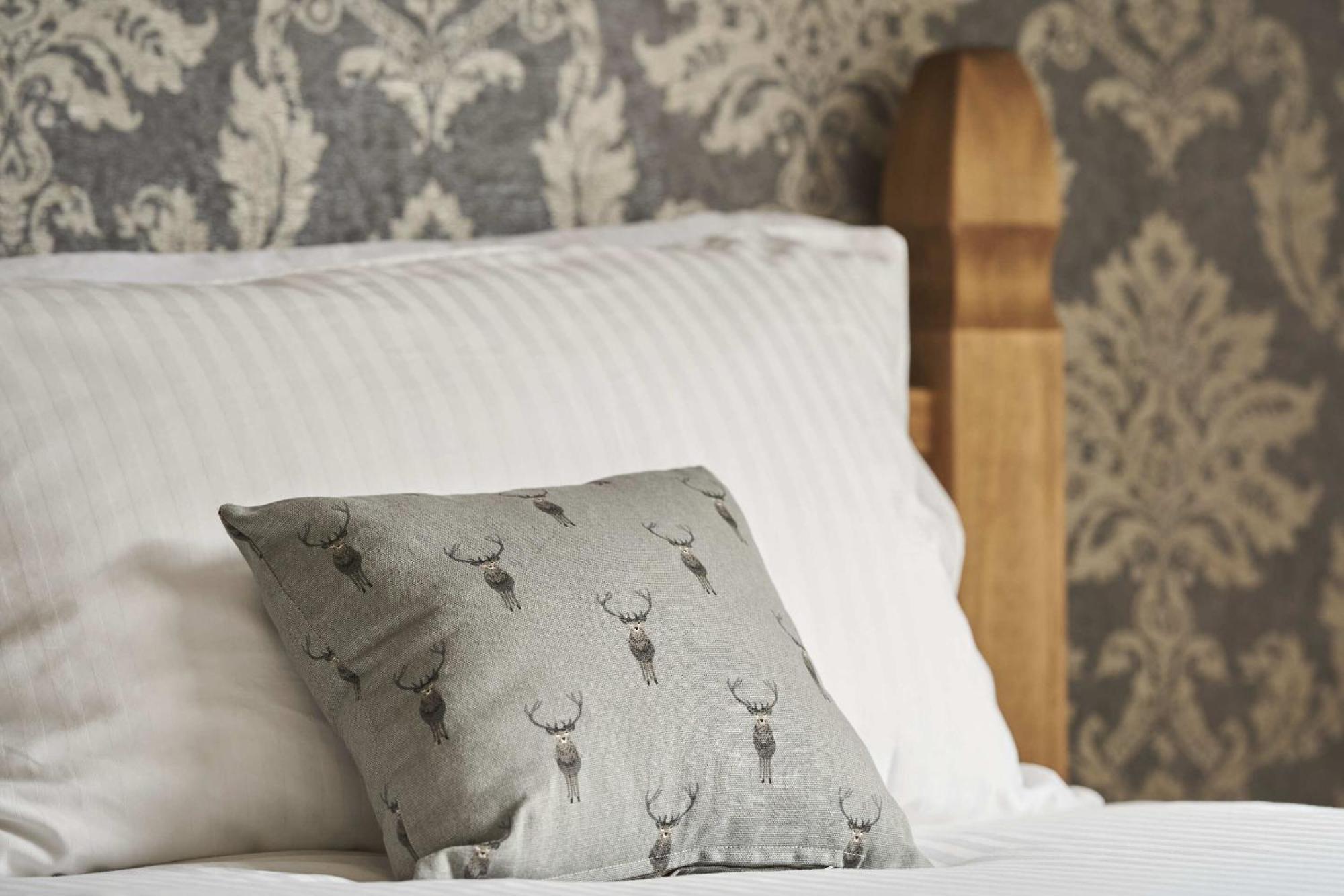 The White Hart Hotel Modbury Екстер'єр фото